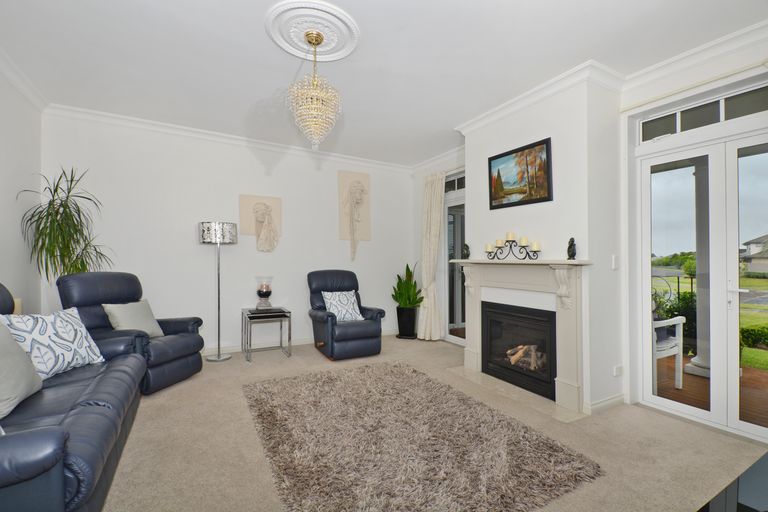 Photo of property in 2 O'farrell Drive, One Tree Point, 0118