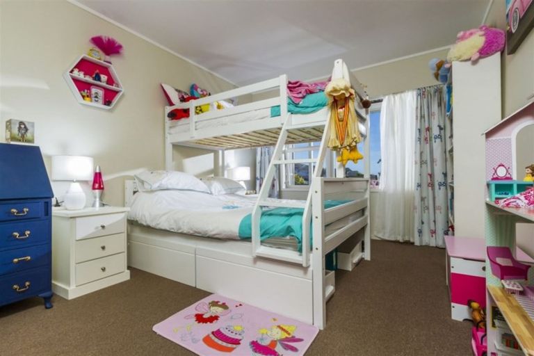 Photo of property in 1/4 Gull Lane, Mairangi Bay, Auckland, 0630