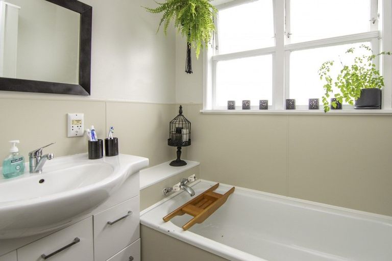 Photo of property in 17 Alexander Street, Awapuni, Palmerston North, 4412