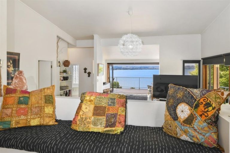 Photo of property in 7 Naera Place, Kawaha Point, Rotorua, 3010