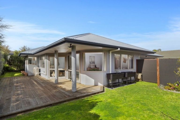 Photo of property in 69 Dalton Drive, Papamoa Beach, Papamoa, 3118