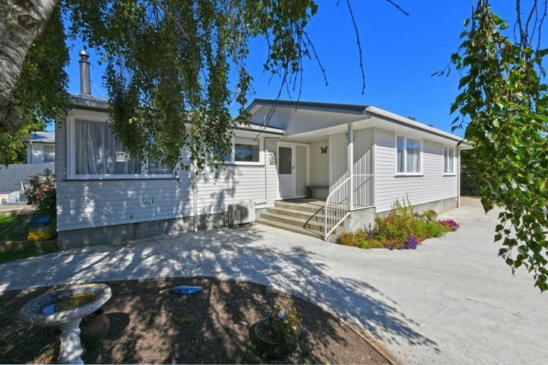 Photo of property in 39 Blueberry Grove, Timberlea, Upper Hutt, 5018