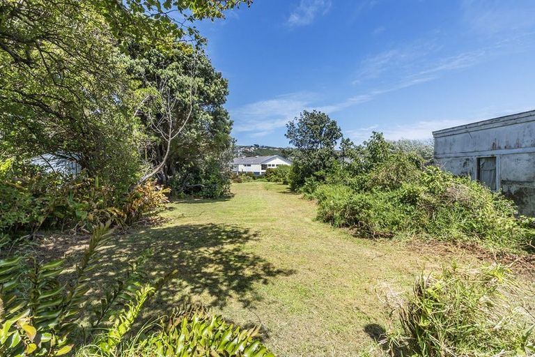 Photo of property in 52 Main Road, Titahi Bay, Porirua, 5022