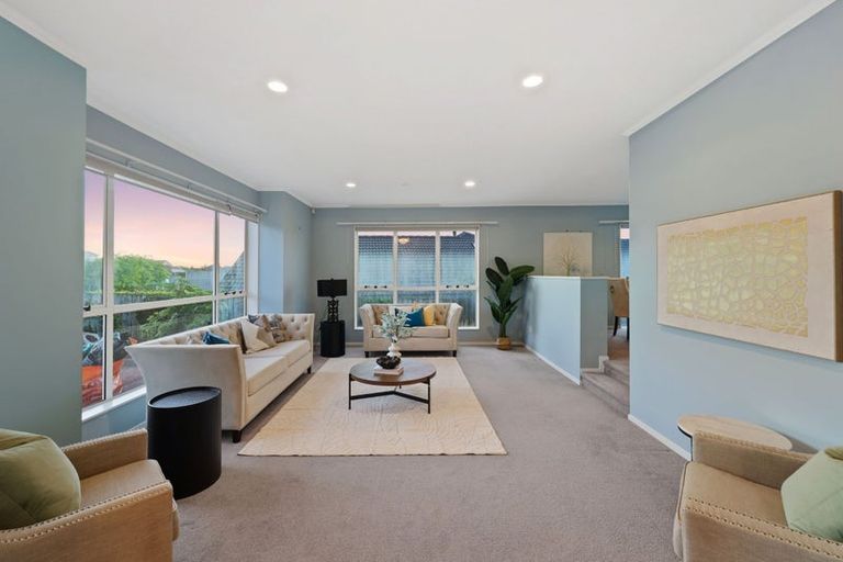 Photo of property in 33 Wiltshire Place, Somerville, Auckland, 2014