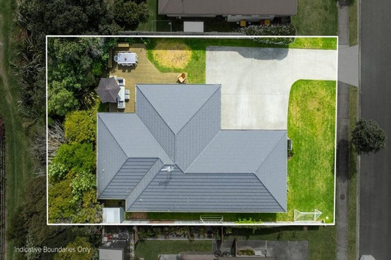 Photo of property in 15 Ian Place, Waihi Beach, 3611