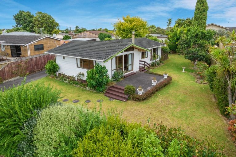 Photo of property in 17 Booker Place, Weymouth, Auckland, 2103
