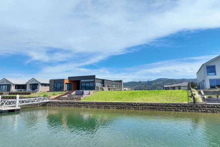 Photo of property in 14 Ngaroma Crescent, Whitianga, 3510