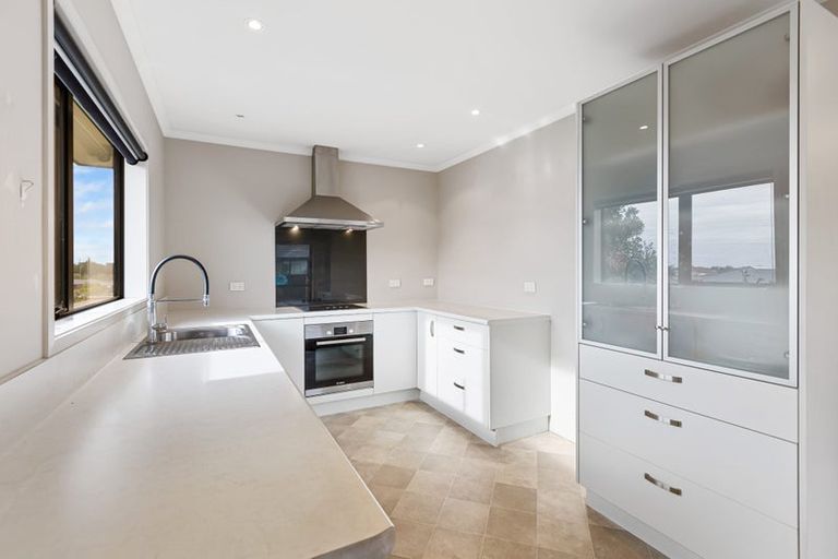 Photo of property in 21b Heta Road, Highlands Park, New Plymouth, 4312