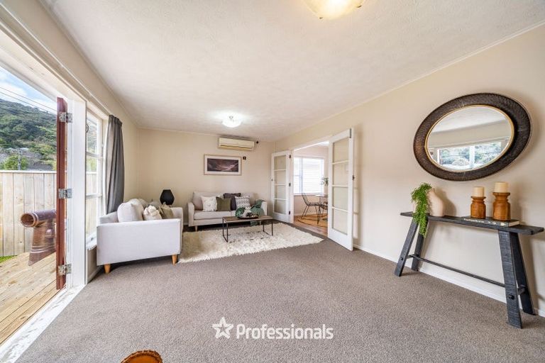 Photo of property in 98 Wood Street, Wainuiomata, Lower Hutt, 5014
