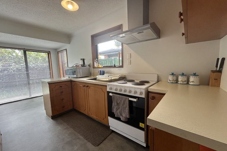 Photo of property in 2/48 Division Street, Riccarton, Christchurch, 8041