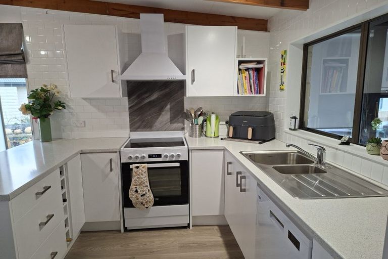 Photo of property in 5 Hillview Place, Pleasant Point, 7903