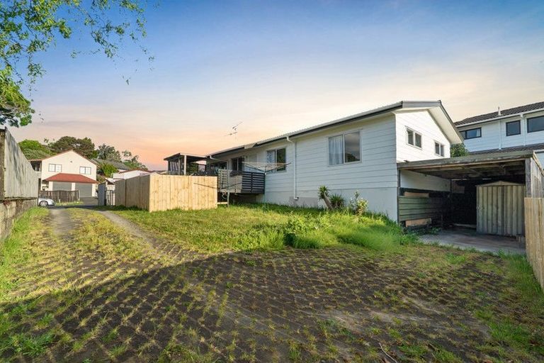 Photo of property in 23 Everglade Drive, Goodwood Heights, Auckland, 2105