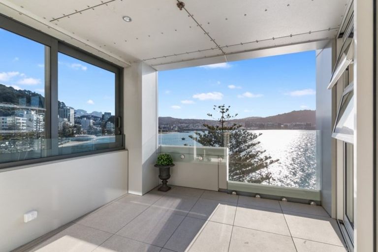 Photo of property in 10/318 Oriental Parade, Oriental Bay, Wellington, 6011