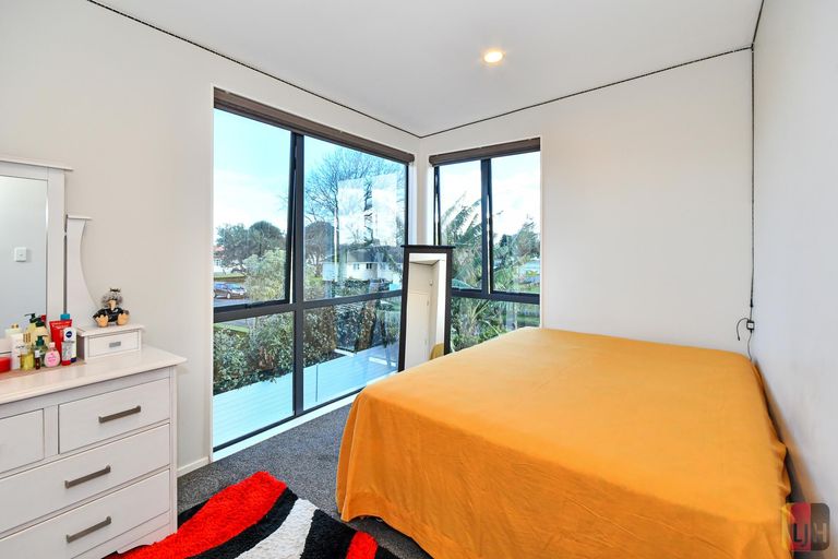 Photo of property in 2 Te Aparangi Road, Papakura, 2110