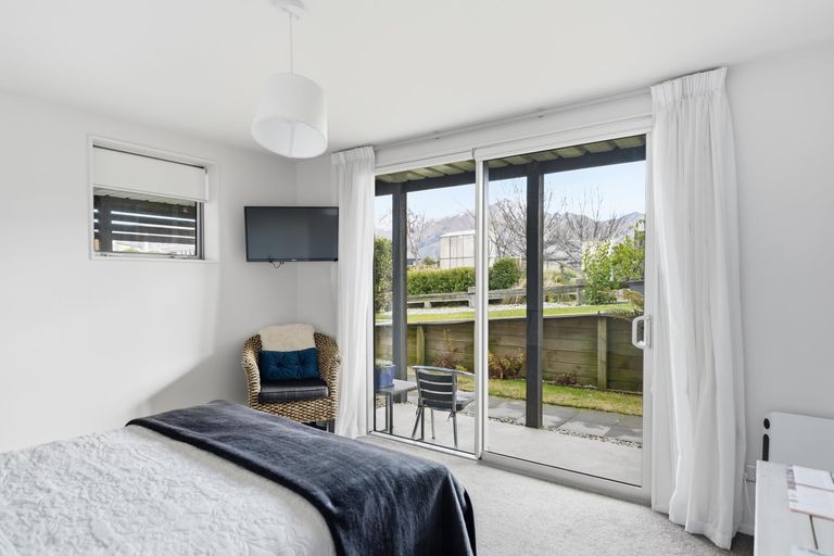 Photo of property in 48 Minaret Ridge, Wanaka, 9305