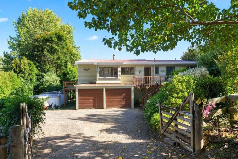Photo of property in 11b Gelling Road, Ararimu, Papakura, 2583