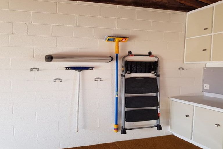 Photo of property in 2/5 Moana Avenue, Belmont, Auckland, 0622