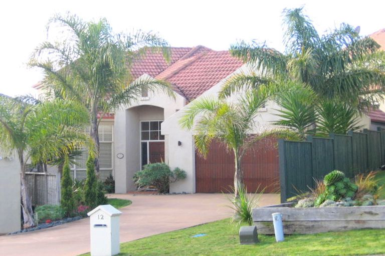 Photo of property in 12 Brooke Ridge Rise, East Tamaki Heights, Auckland, 2016