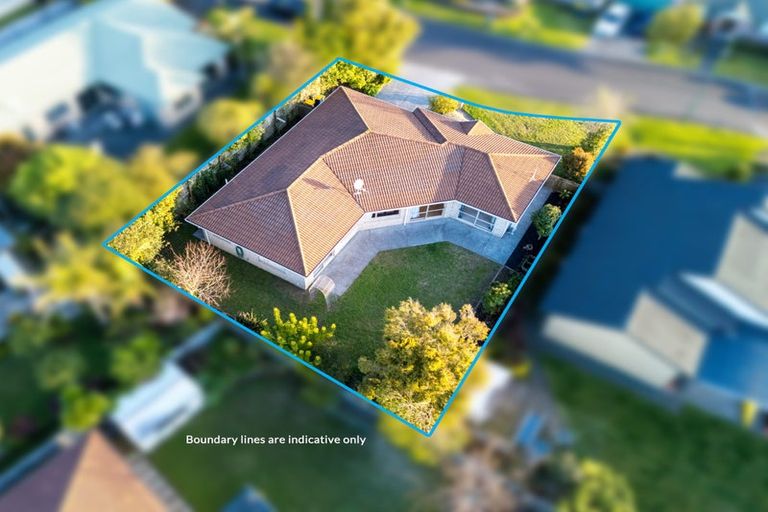 Photo of property in 36 Fleetwood Drive, Henderson, Auckland, 0612