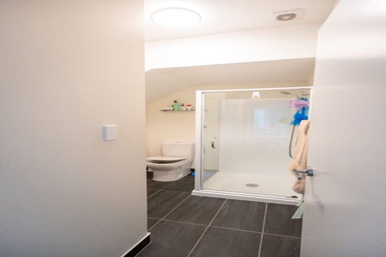 Photo of property in 11 Stitchbird Crescent, Papakura, 2110