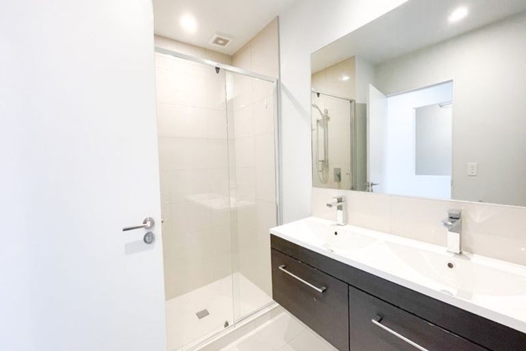 Photo of property in 38 Memorial Park Lane, Hobsonville, Auckland, 0618