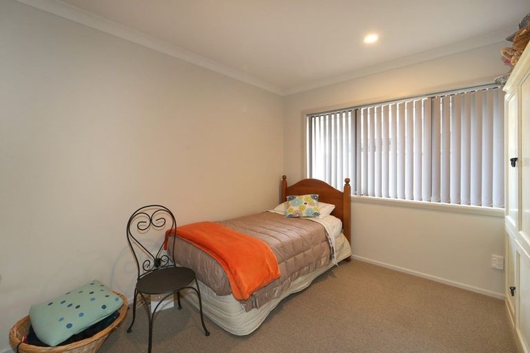 Photo of property in 15 Delta Mews Place, Clive, 4102