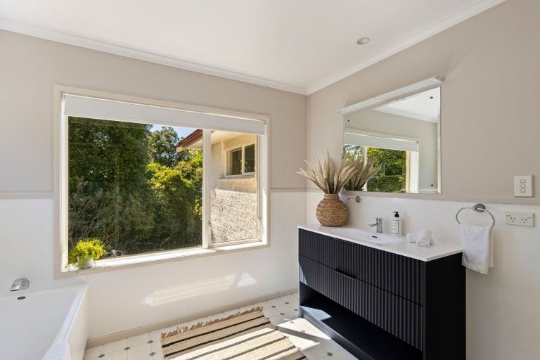 Photo of property in 540 Mountain Road, Lepperton, New Plymouth, 4373