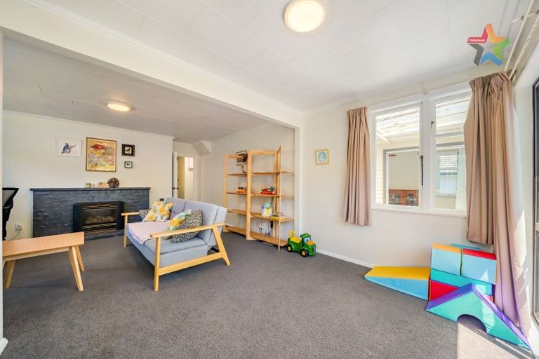 Photo of property in 43 Fleet Street, Naenae, Lower Hutt, 5011