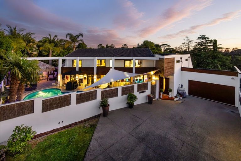 Photo of property in 3 Holyoake Place, Chatswood, Auckland, 0626