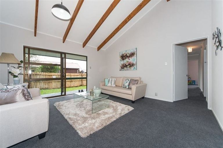 Photo of property in 6/390 West Coast Road, Glen Eden, Auckland, 0602