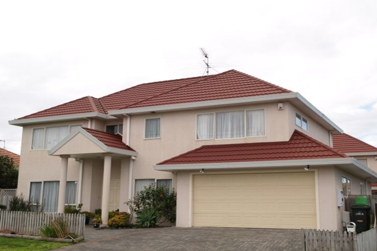 Photo of property in 1/6 Bard Place, Golflands, Auckland, 2013