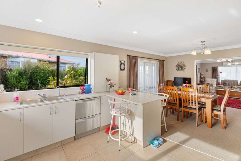 Photo of property in 1 Waharua Place, Tawhero, Whanganui, 4501