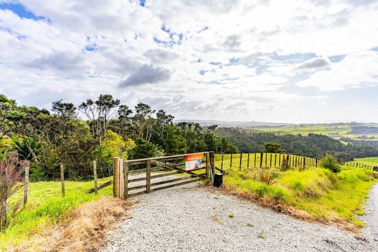 Photo of property in 174a Cames Road, Mangawhai, 0975