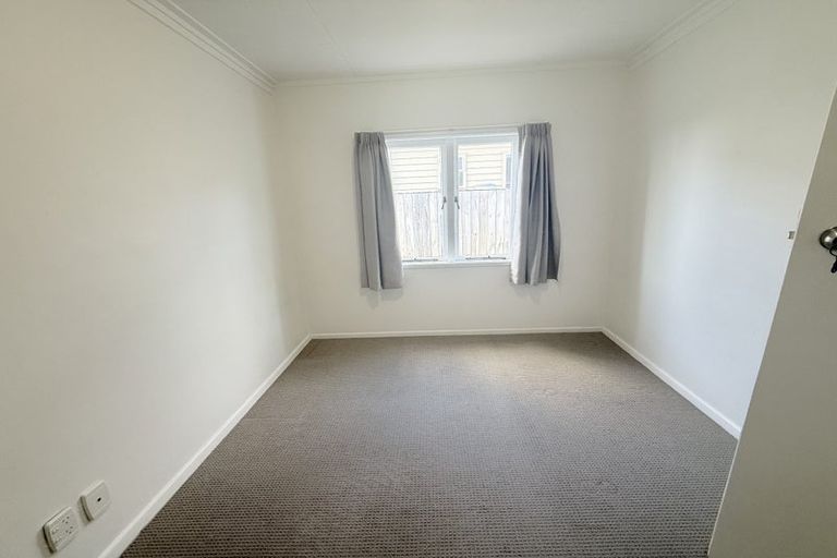 Photo of property in 76 Browns Bay Road, Rothesay Bay, Auckland, 0630