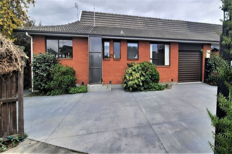 Photo of property in 1/16b Montclare Avenue, Ilam, Christchurch, 8041