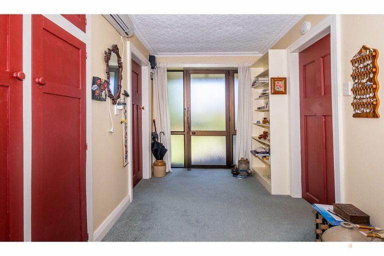 Photo of property in 39 Rhodes Street, Waimate, 7924