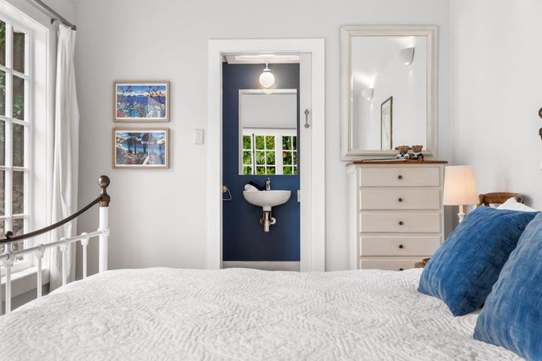 Photo of property in 23 Ewen Alison Avenue, Devonport, Auckland, 0624