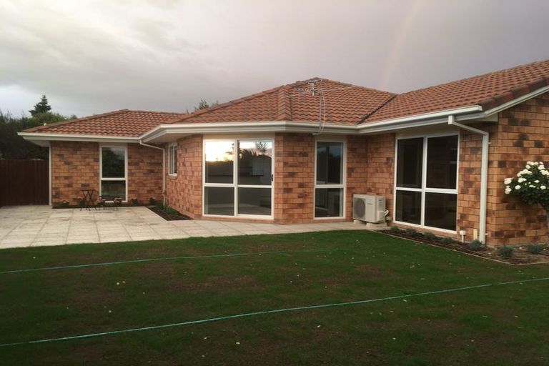 Photo of property in 6 Perrin Place, Darfield, 7510