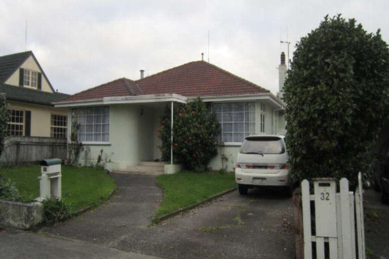 Photo of property in 34 Pahiatua Street, Hokowhitu, Palmerston North, 4410