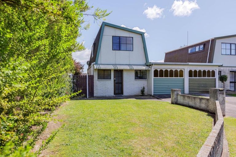 Photo of property in 23b Cecil Place, Cloverlea, Palmerston North, 4412