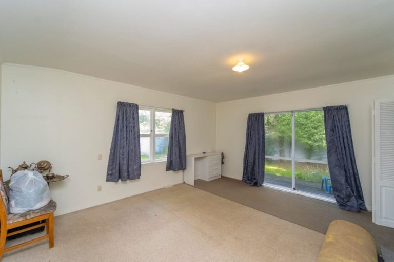 Photo of property in 15 Hardie Grove, Featherston, 5710