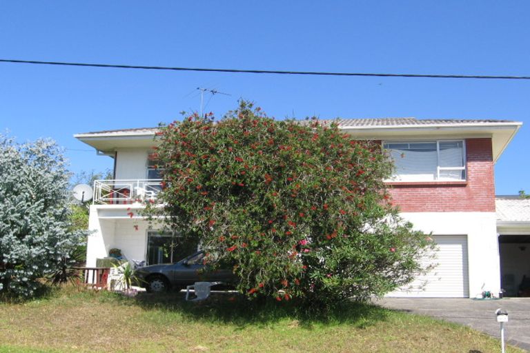 Photo of property in 1/140 Churchill Road, Rothesay Bay, Auckland, 0630