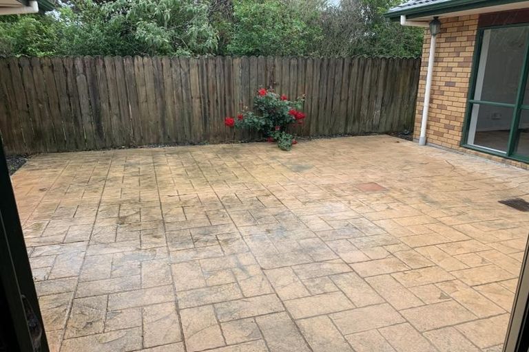 Photo of property in 78 Buscomb Avenue, Henderson, Auckland, 0610