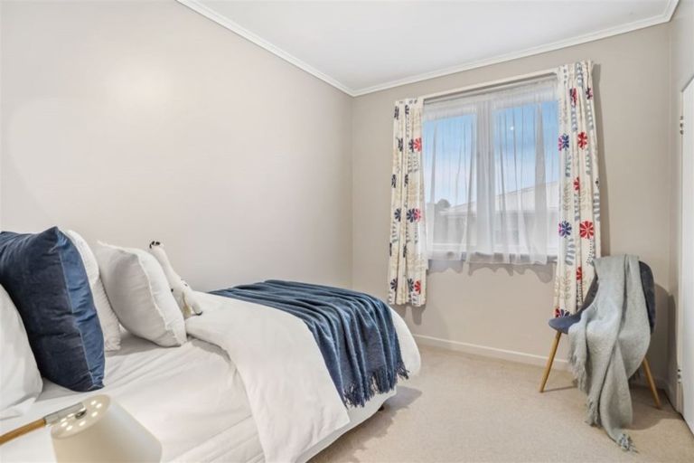 Photo of property in 1/23 Sunnynook Road, Forrest Hill, Auckland, 0620