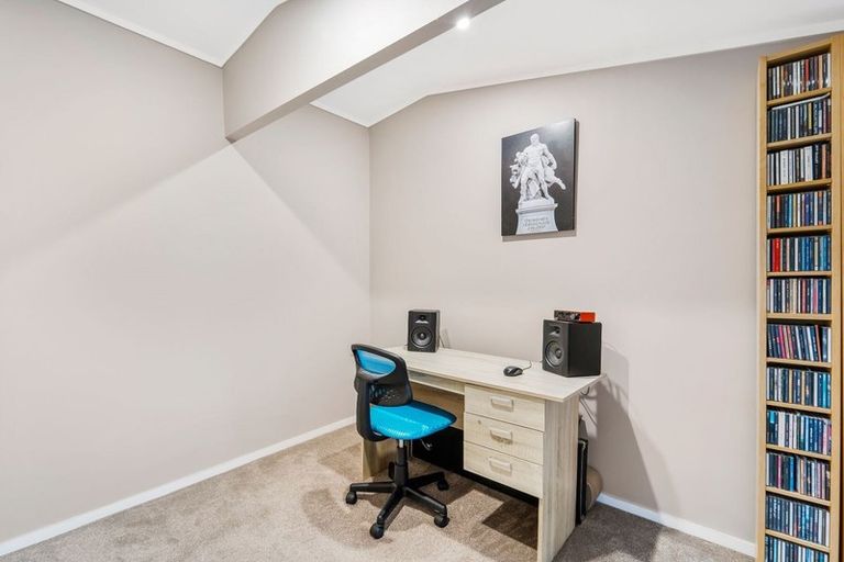 Photo of property in 554 Swanson Road, Ranui, Auckland, 0612