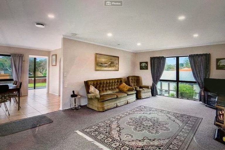 Photo of property in 36 Eruini Street, Waikanae Beach, Waikanae, 5036