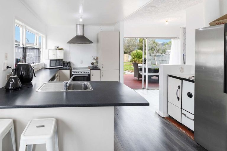 Photo of property in 11 Russell Road, Wainuiomata, Lower Hutt, 5014