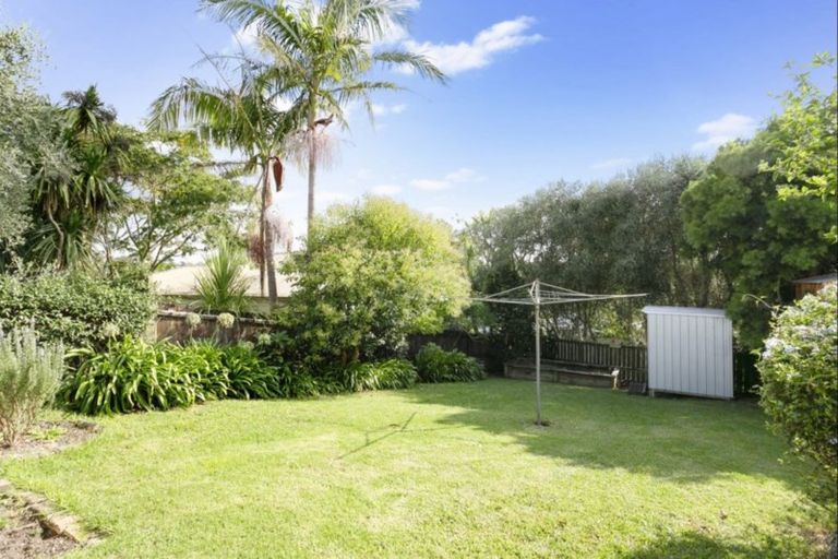 Photo of property in 7 Rodney Road, Northcote Point, Auckland, 0627