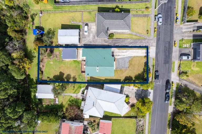 Photo of property in 35 Beaubank Road, Kelston, Auckland, 0602