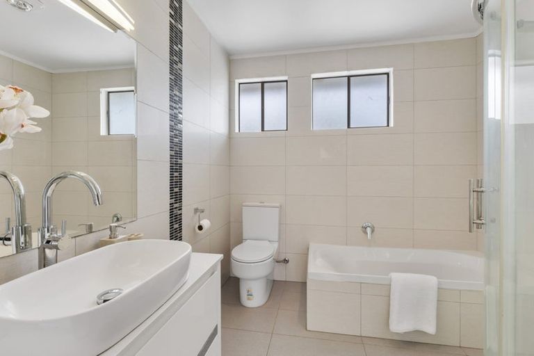 Photo of property in 1/22 Simon Ellice Drive, Bayview, Auckland, 0629